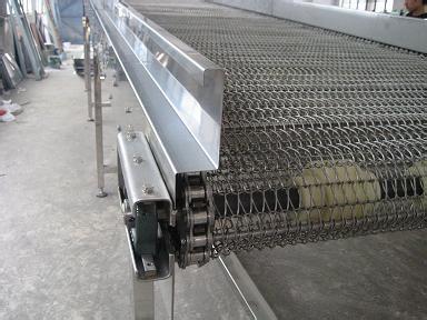 網帶輸送機大多應用于溫差大、腐蝕性強、環(huán)境